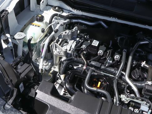 Used 2025 Nissan Kicks SR w/ SR Premium Package FWD image 12
