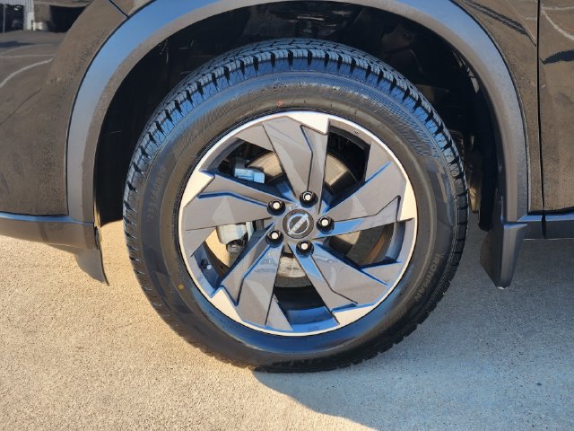 Used 2026 Nissan Rogue SV FWD image 17