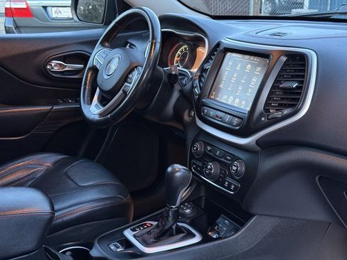 Used 2014 Jeep Cherokee Trailhawk w/ Technology Group image 15