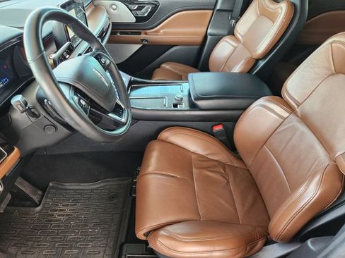 Used 2020 Lincoln Aviator Grand Touring w/ Equipment Group 302A AWD/4WD image 12