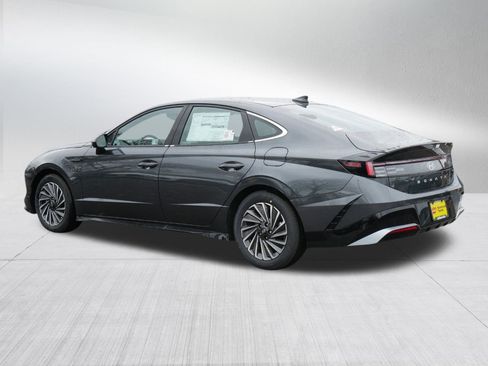 New 2026 Hyundai Sonata SEL FWD image 3