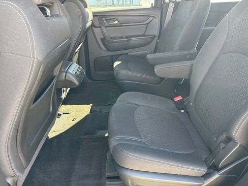 Used 2013 GMC Acadia SLE FWD image 17