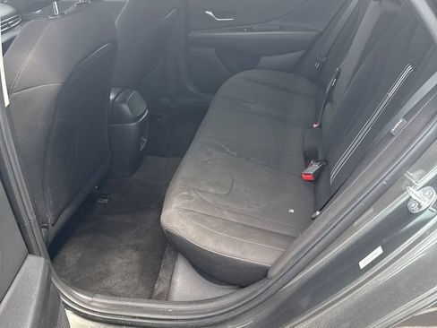 Used 2025 Hyundai Elantra SEL FWD image 8