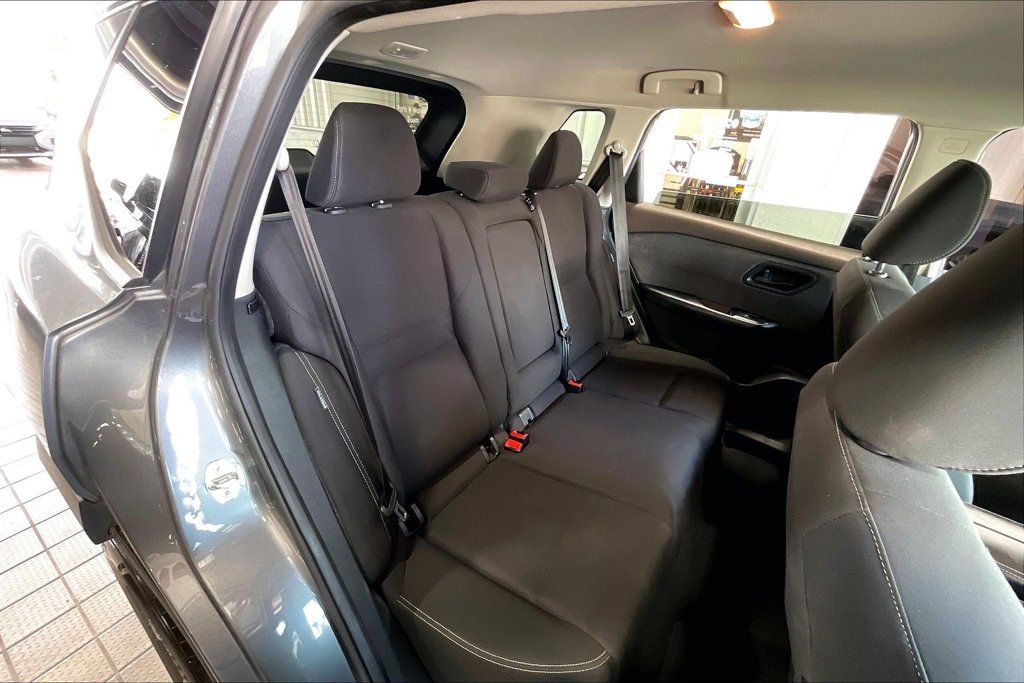 Used 2023 Nissan Rogue S AWD/4WD image 15