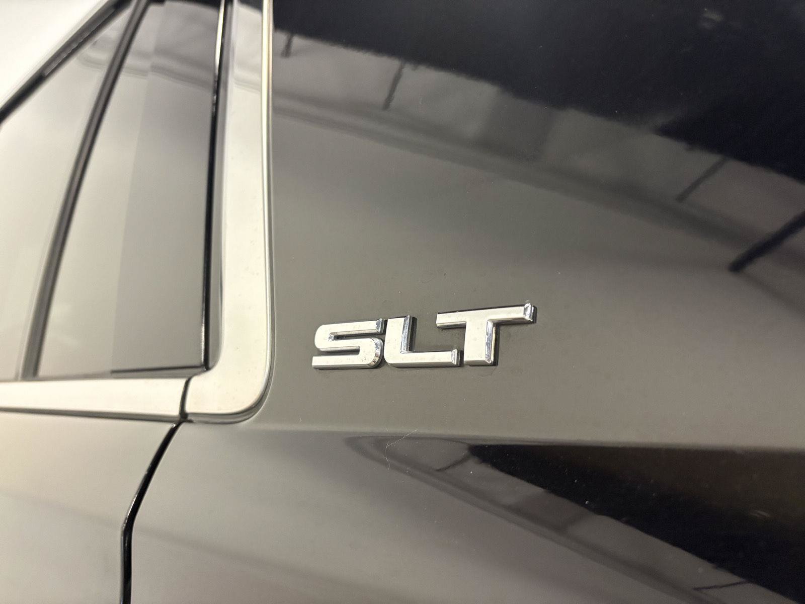 Used 2016 GMC Yukon SLT w/ Open Road Package AWD/4WD image 11