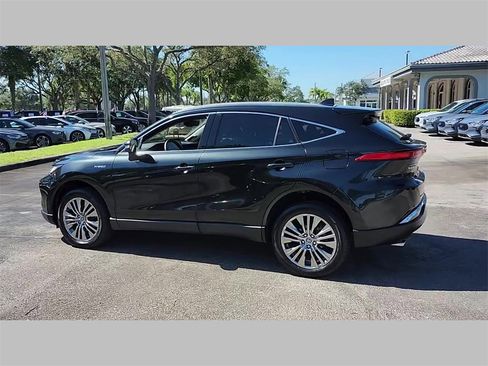 Used 2021 Toyota Venza Limited image 32