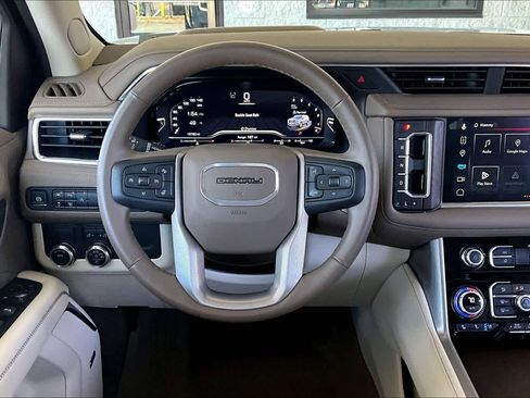 Used 2024 GMC Yukon Denali image 6
