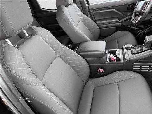Certified 2024 Toyota Tacoma SR5 AWD/4WD image 17