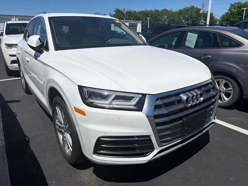 Used 2019 Audi Q5 2.0T Premium Plus w/ Premium Plus Package AWD/4WD image 4