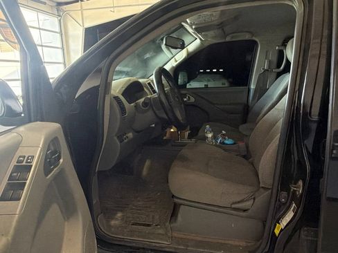 Used 2018 Nissan Frontier SV w/ Value Truck Package AWD/4WD image 6