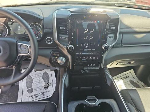 Used 2025 RAM 1500 Laramie AWD/4WD image 17