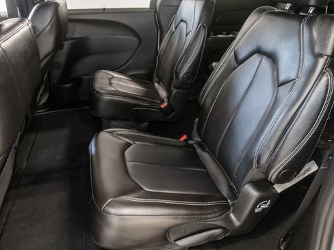 New 2026 Chrysler Pacifica Select FWD image 25
