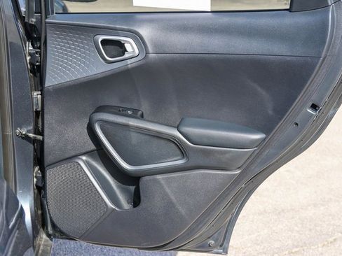 Used 2020 Kia Soul S image 16