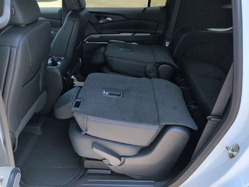 New 2026 Chevrolet Traverse LT w/ Midnight/Sport Edition FWD image 36