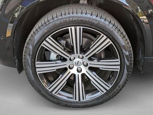 Certified 2025 Volvo XC90 B6 Ultra w/ Lounge Package image 8