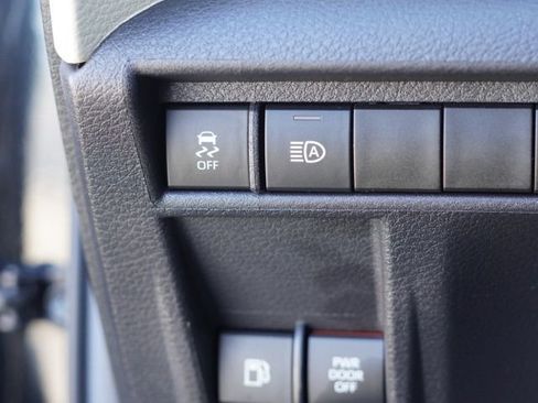 Used 2024 Toyota Sienna XLE FWD image 16