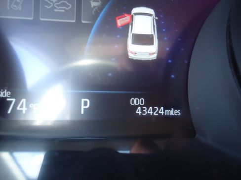 Used 2024 Toyota Camry XSE FWD image 13
