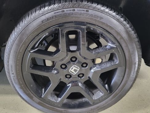 Used 2025 Honda Passport Black Edition image 8