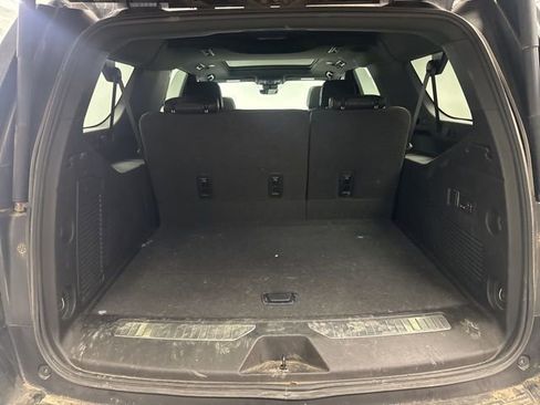 Used 2023 Chevrolet Suburban High Country image 10
