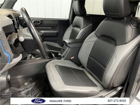 Used 2022 Ford Bronco Black Diamond image 18