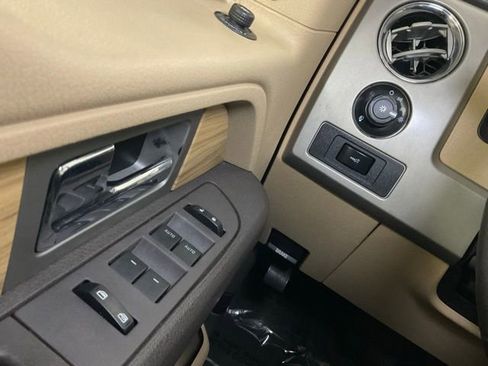 Used 2011 Ford F150 Lariat w/ Lariat Chrome Pkg image 20