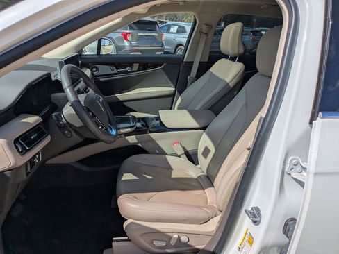 Used 2023 Lincoln Nautilus Reserve w/ Equipment Group 201A image 8