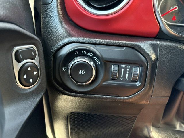 Used 2022 Jeep Wrangler Rubicon w/ Steel Bumper Group AWD/4WD image 22