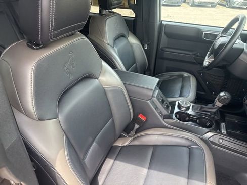 Used 2025 Ford Bronco Outer Banks AWD/4WD image 17