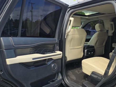 Used 2019 Ford Expedition Platinum AWD/4WD image 15