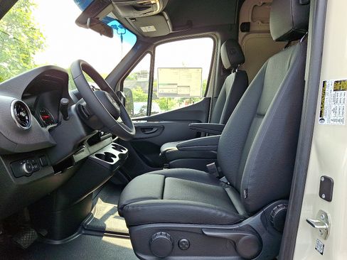 New 2025 Mercedes-Benz Sprinter 2500 image 7
