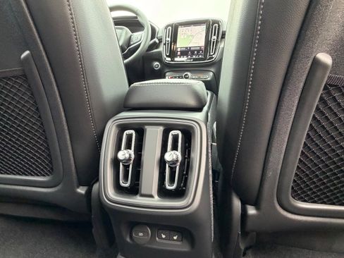 Certified 2024 Volvo XC40 B5 Ultimate w/ Protection Package Premier AWD/4WD image 14