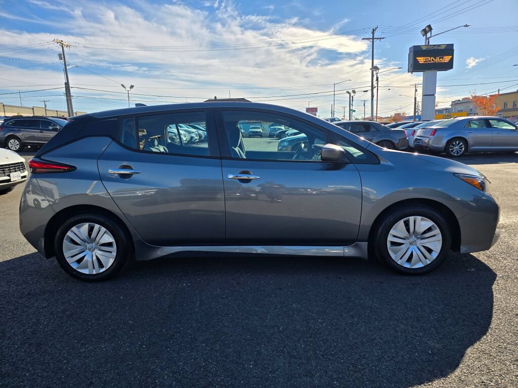 Used 2025 Nissan Leaf S FWD image 5