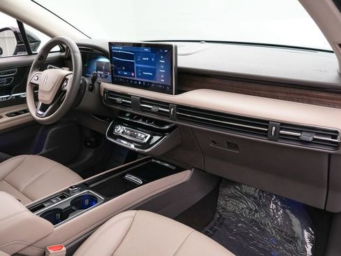 Used 2023 Lincoln Corsair Reserve w/ Equipment Group 201A image 24