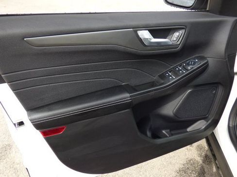 New 2025 Ford Escape SE FWD image 27