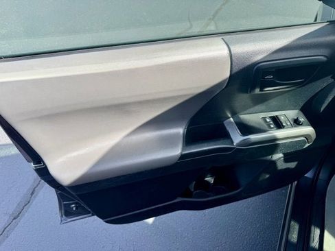 Used 2020 Toyota Tacoma SR5 image 20