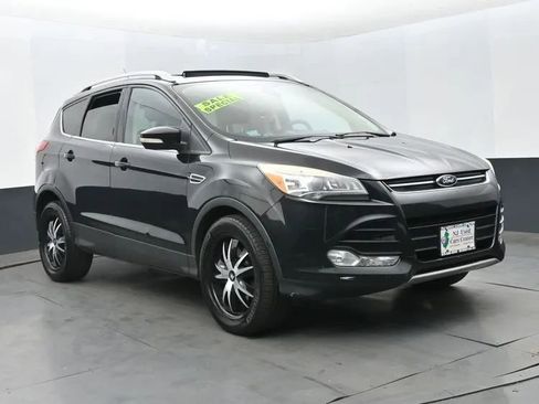 Used 2014 Ford Escape Titanium w/ Equipment Group 401A AWD/4WD image 2