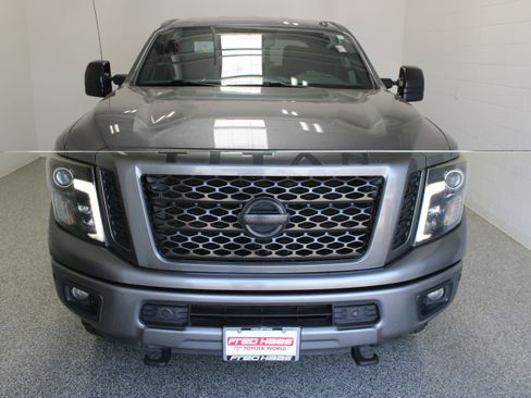 Used 2018 Nissan Titan SV w/ SV Convenience Package AWD/4WD image 3