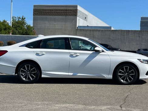 Used 2021 Honda Accord EX-L image 6