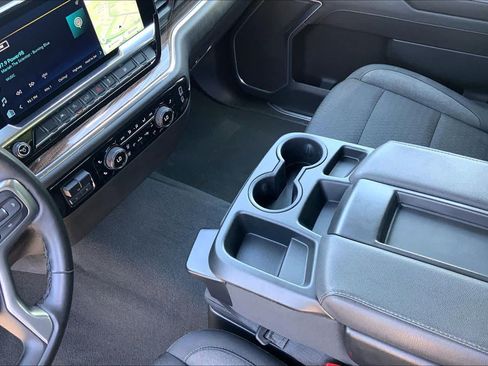Used 2025 Chevrolet Silverado 1500 LT RWD image 16