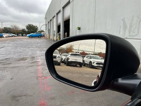 Used 2025 Nissan Altima 2.5 SV image 19