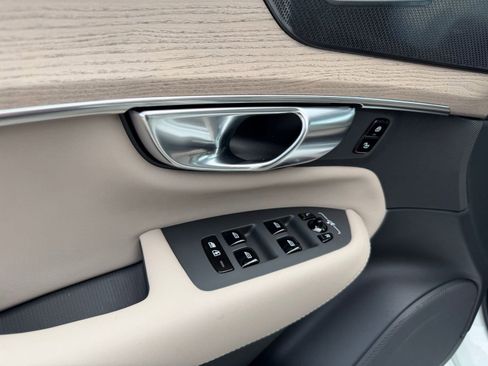New 2026 Volvo XC90 B6 Ultra w/ Protection Package image 12