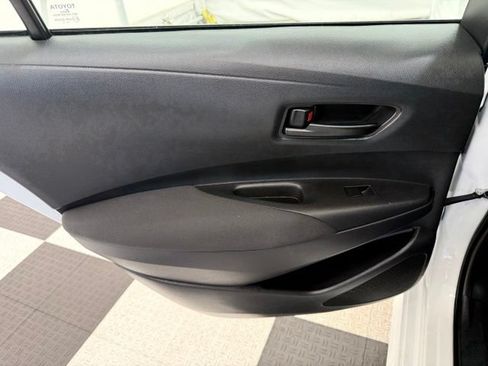 Used 2025 Toyota Corolla LE FWD image 17