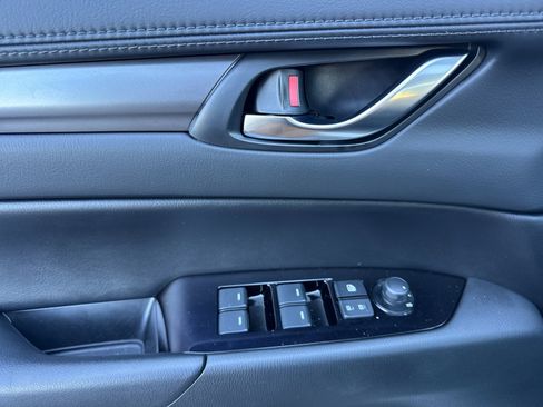 Used 2019 MAZDA CX-5 Touring image 11