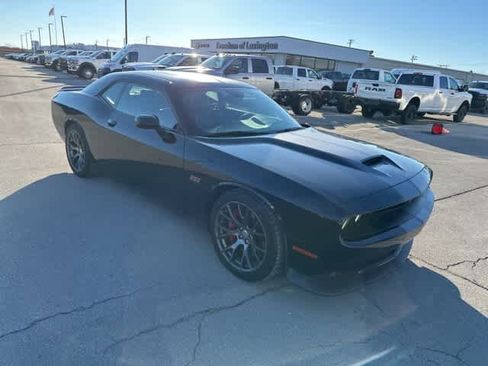 Used 2016 Dodge Challenger SRT w/ Technology Group image 27