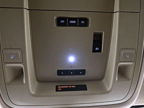 Used 2018 Chevrolet Silverado 1500 LTZ w/ Texas Edition image 15