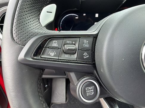 Used 2024 Alfa Romeo Stelvio Veloce AWD/4WD image 27