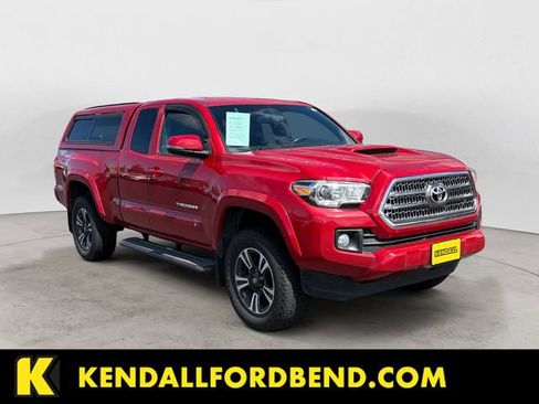 Used 2017 Toyota Tacoma TRD Sport w/ Premium & Technology Package image 7