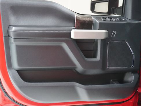 Used 2022 Ford F250 Lariat image 14