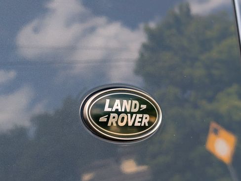 Used 2024 Land Rover Defender 110 X-Dynamic SE AWD/4WD image 26