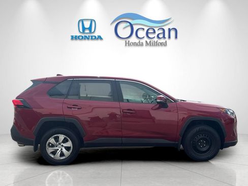 Used 2022 Toyota RAV4 LE AWD/4WD image 2